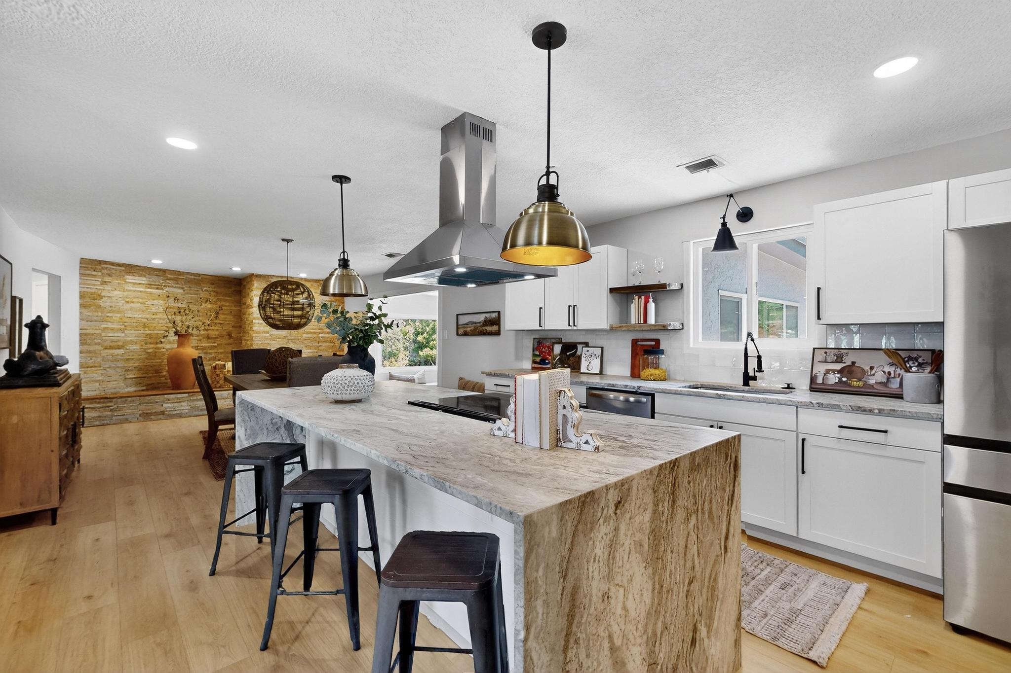 Homes for sale in Los Ranchos, NM | 336 Enchanted Valley Pl Nw, Los Ranchos, NM 87107 | MLS# 1087842