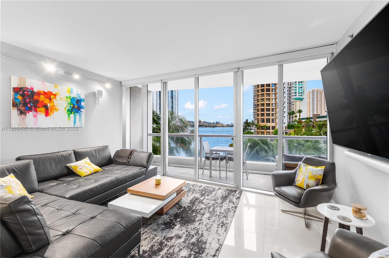 Iconbrickell Condo No 1