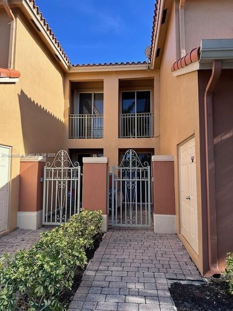 Modern kitchen with designer features at 4906 Schooner Dr - Condo in Dania Beach