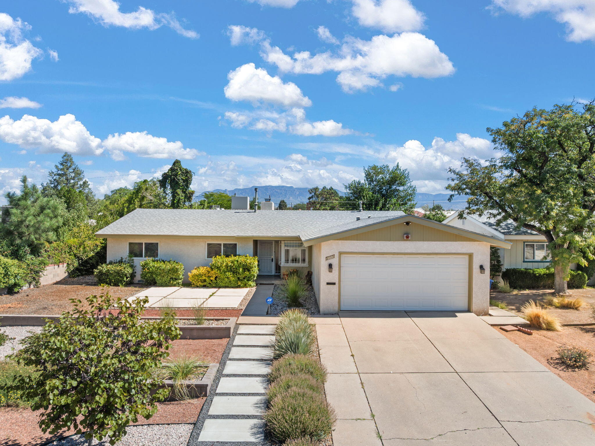 5111 Sunningdale Ave, Albuquerque NM 87110