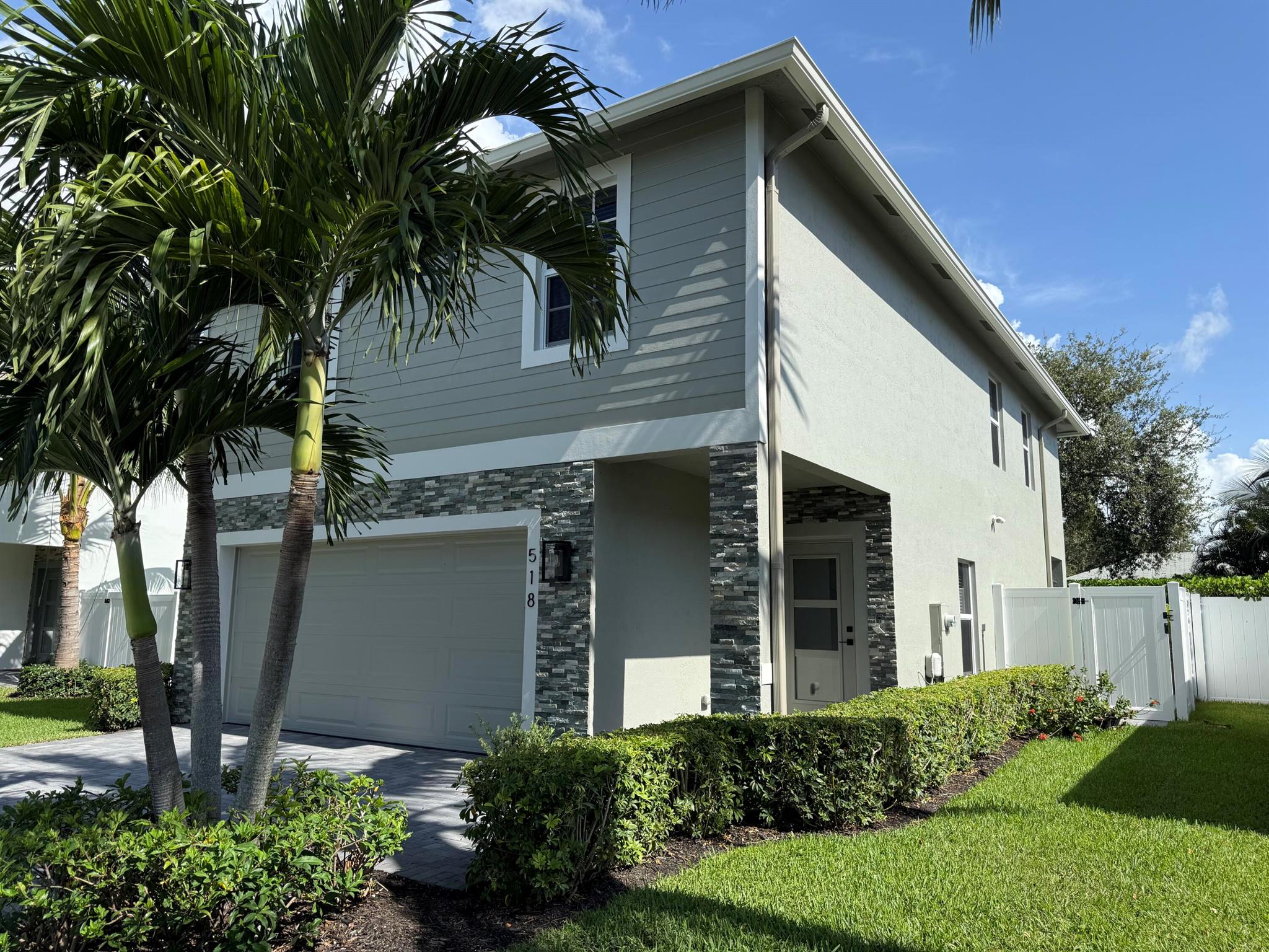 518 Lucky Lane Delray Beach FL 33444 | R11107629