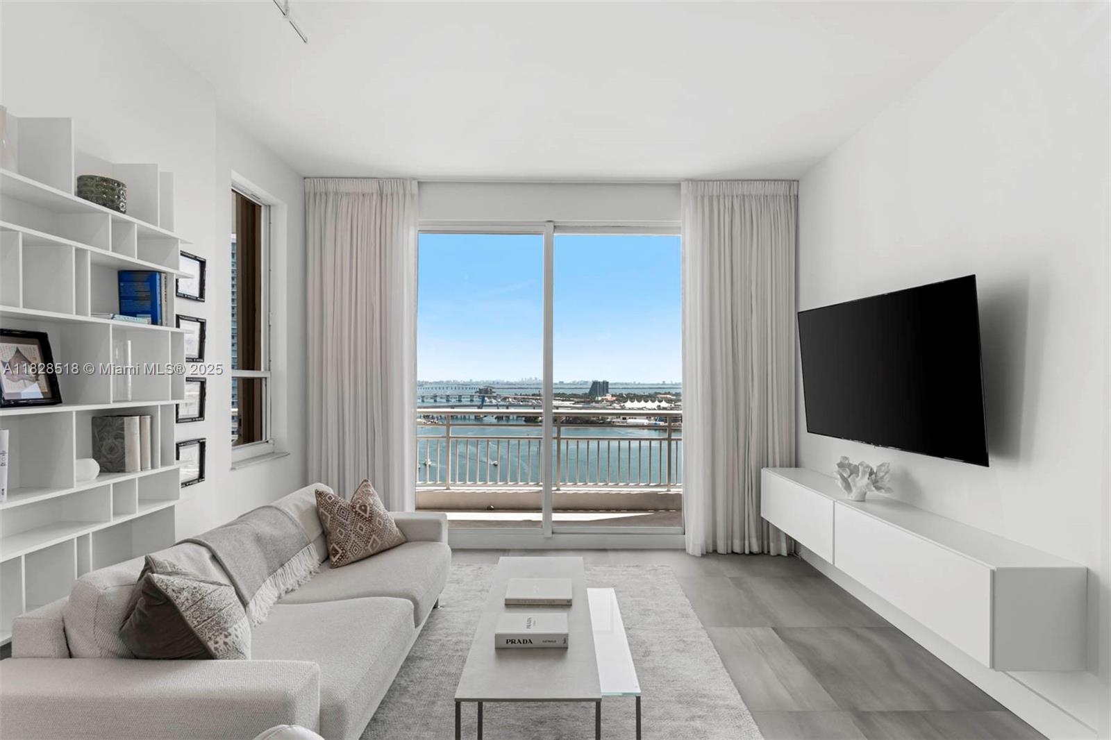 Condo for Sale in Miami, FL