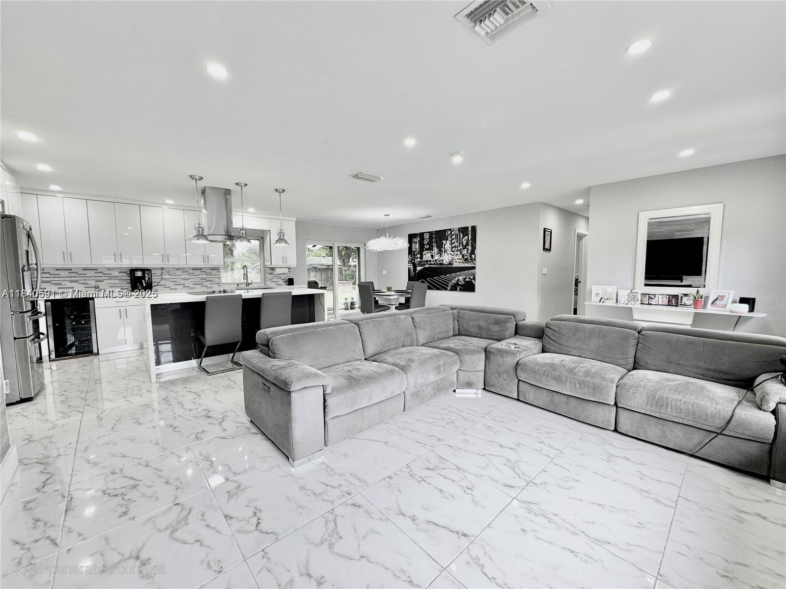 House for Sale in Plantation, FL