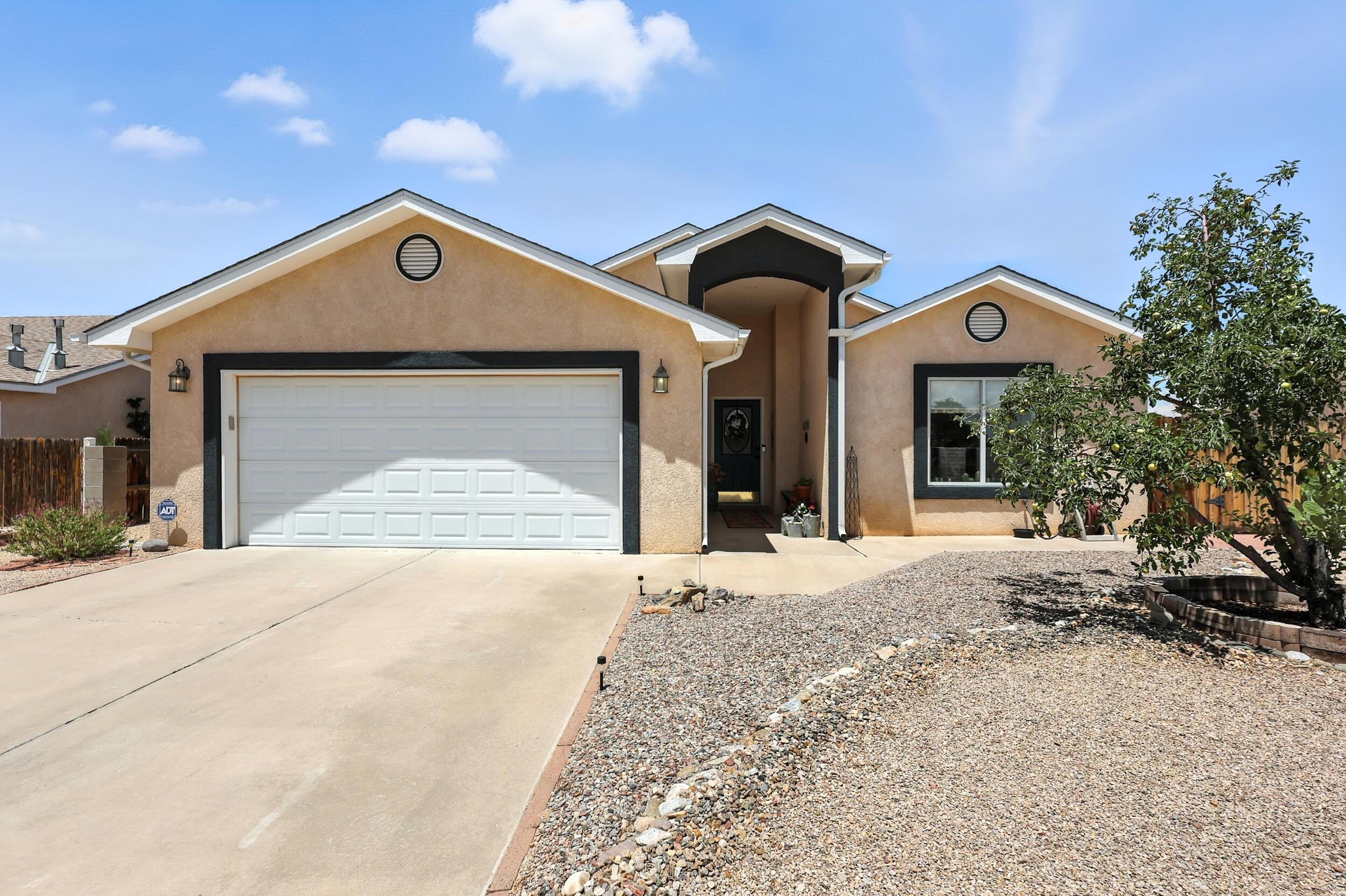 Homes for sale in Los Lunas, NM | 1902 Valley View Dr Sw, Los Lunas, NM 87031 | MLS# 1087894
