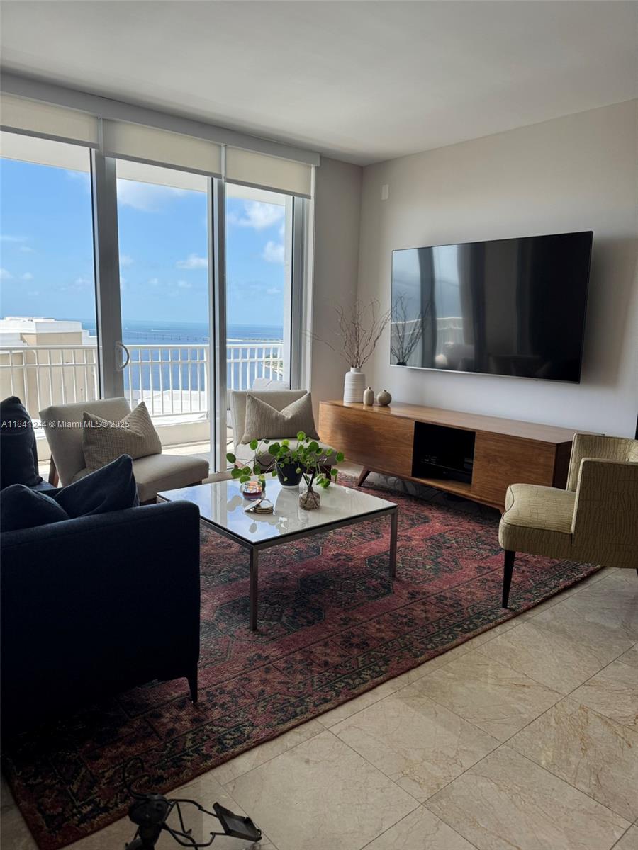 Apartamento à Venda em Miami, FL