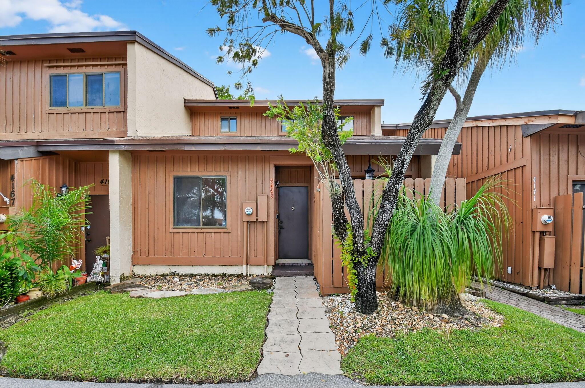 Pine Island Lakes Townhom