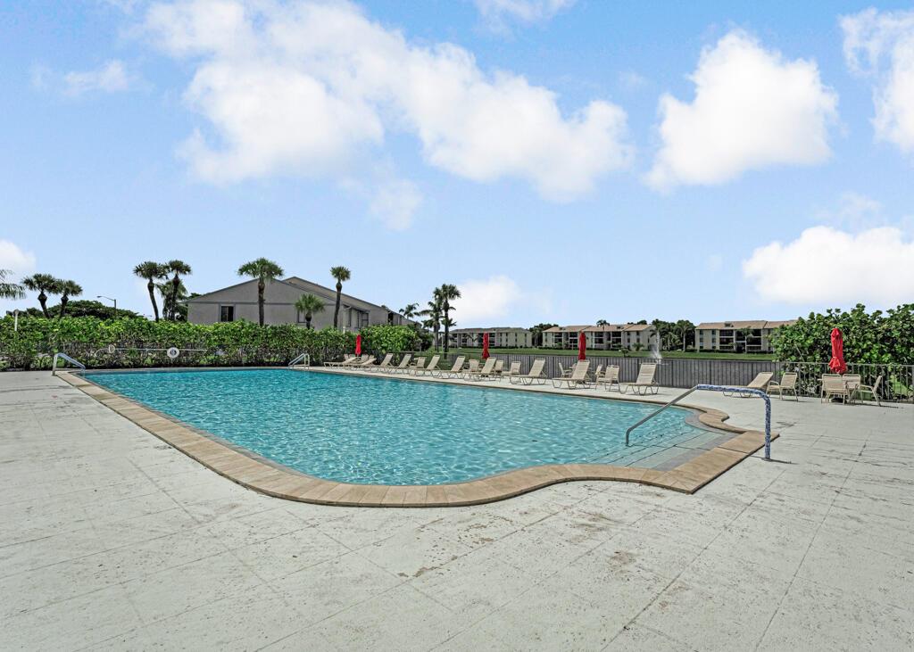 Homes for sale in West Palm Beach, FL | 1112 Green Pine Boulevard #G3, West Palm Beach, FL 33409 | MLS# R11107957