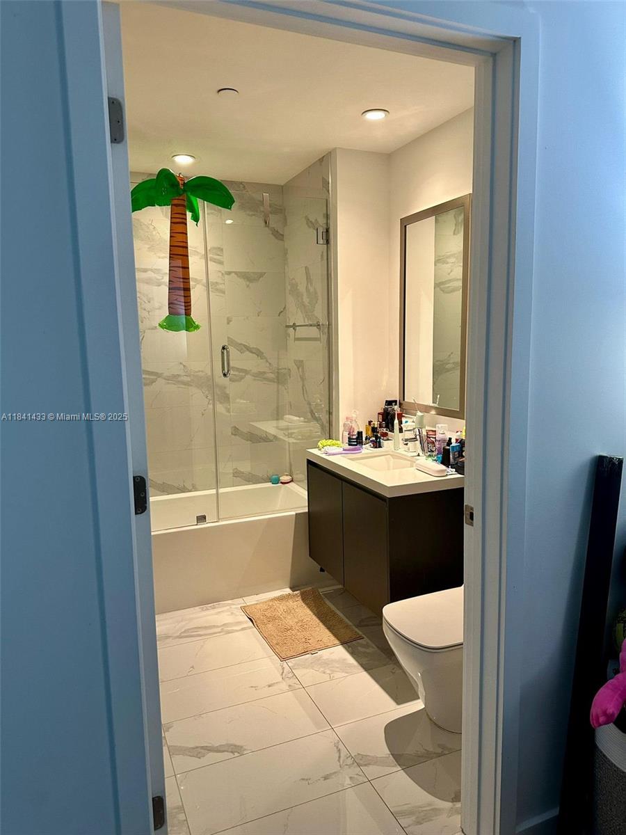 851 NE 1st Ave #3005, Miami FL 33132
