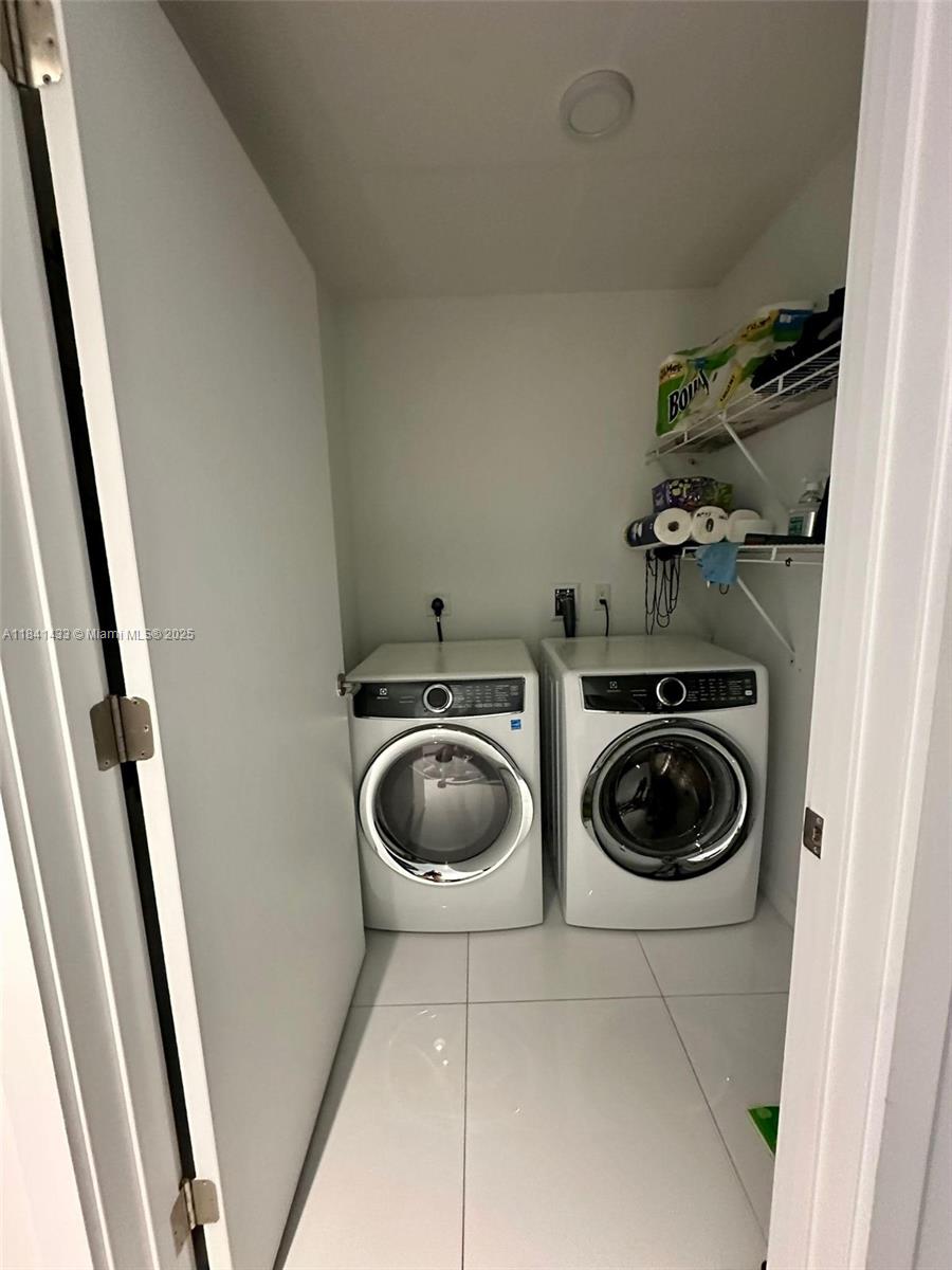 851 NE 1st Ave #3005, Miami FL 33132