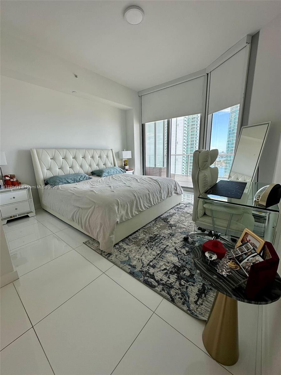 851 NE 1st Ave #3005, Miami FL 33132