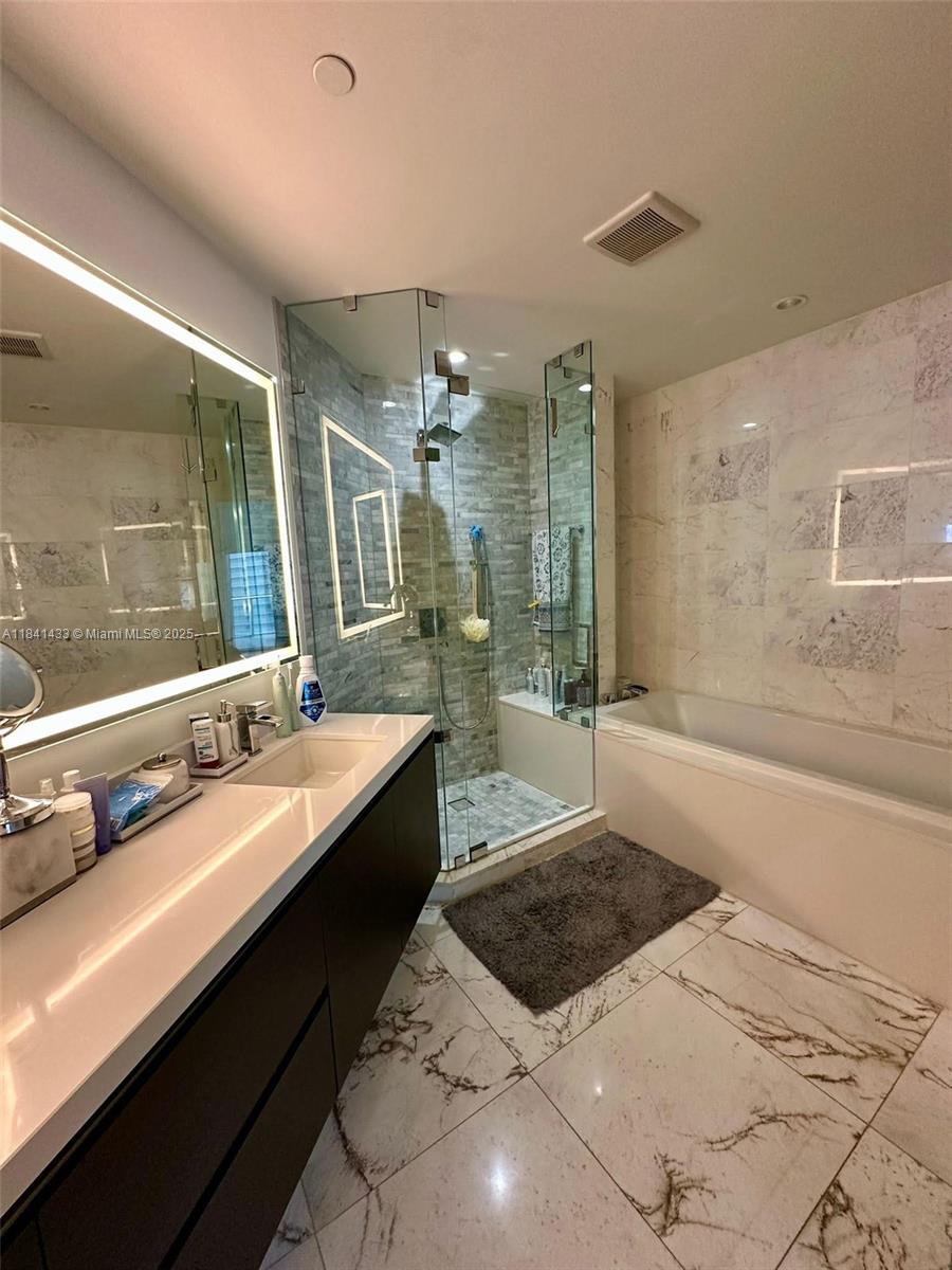 851 NE 1st Ave #3005, Miami FL 33132