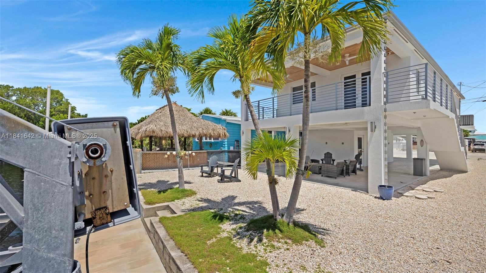 Stunning waterfront exterior at 410 Bowie Ln - Home in Key Largo