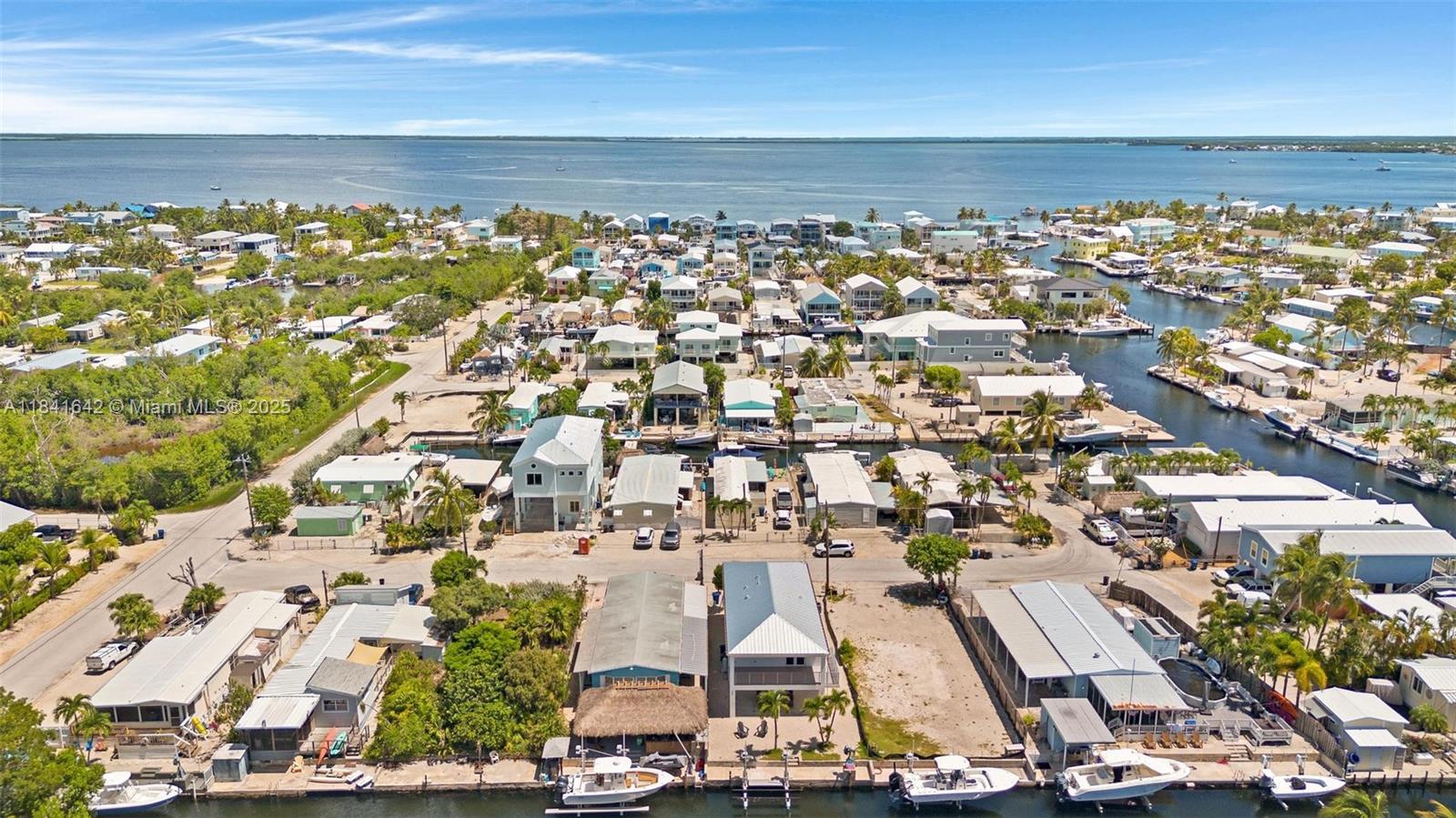Stunning waterfront exterior at 410 Bowie Ln - Home in Key Largo
