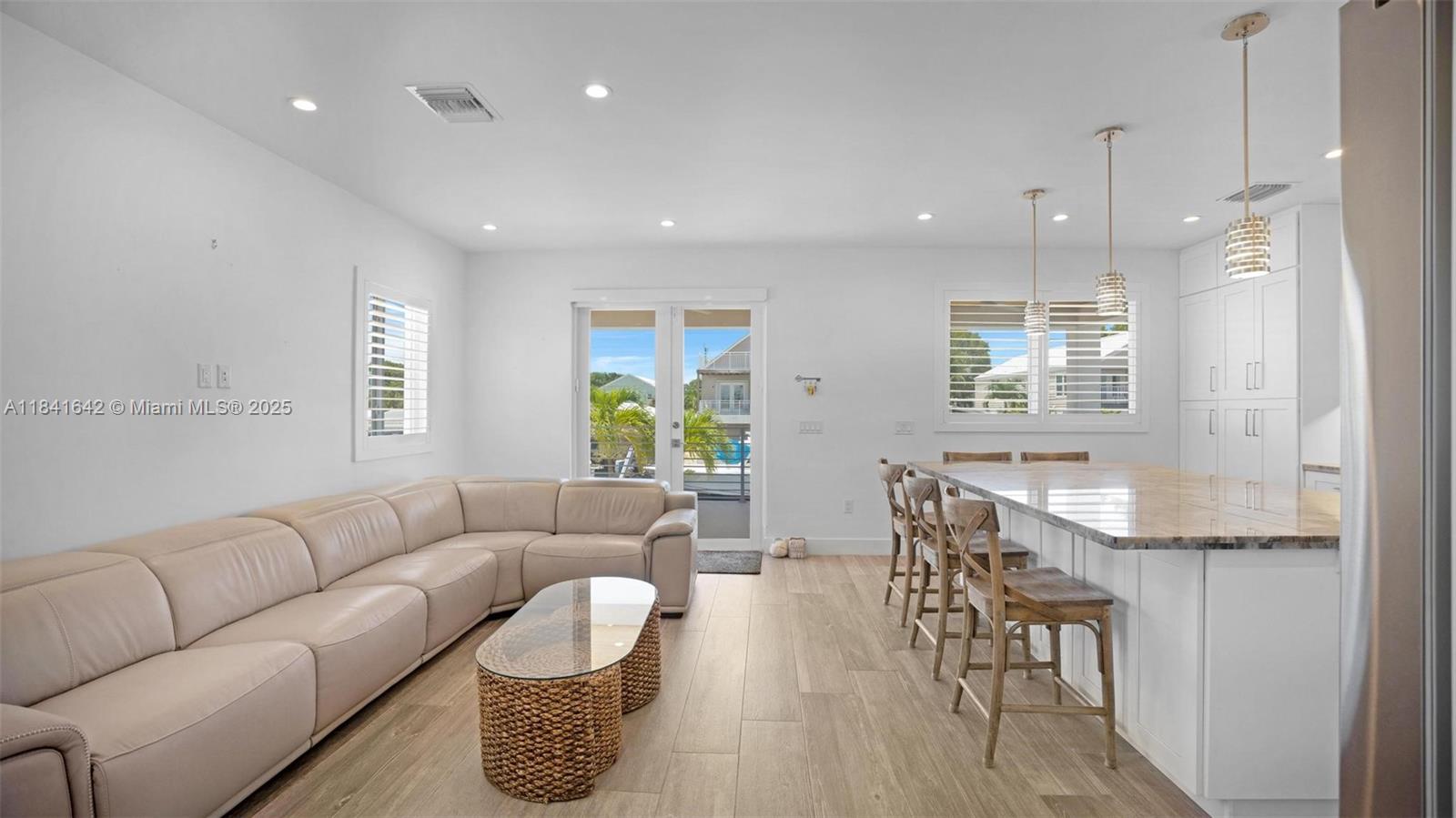 Waterfront views and dock access at 410 Bowie Ln - Home in Key Largo
