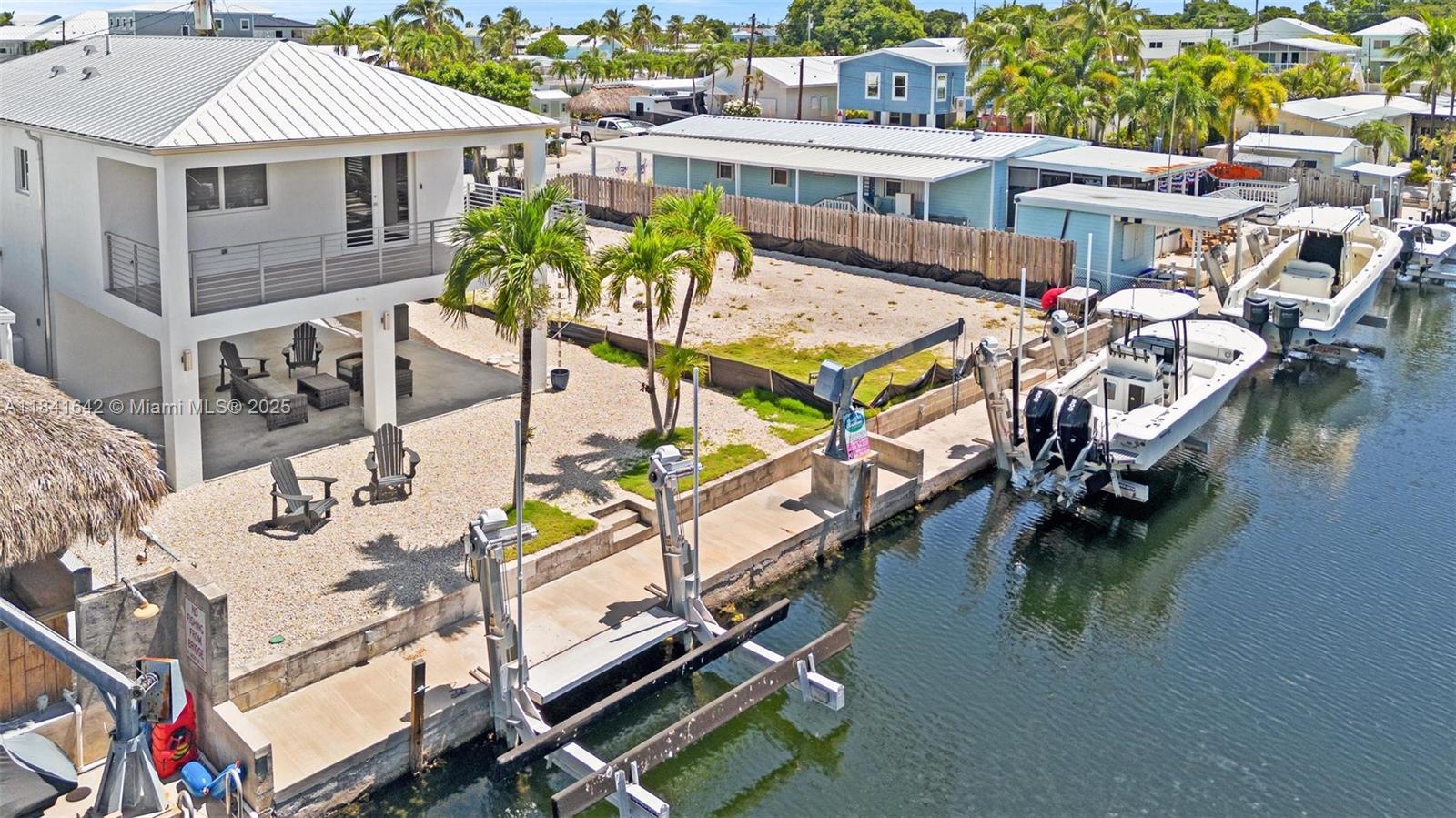 Modern kitchen with designer features at 410 Bowie Ln - Home in Key Largo
