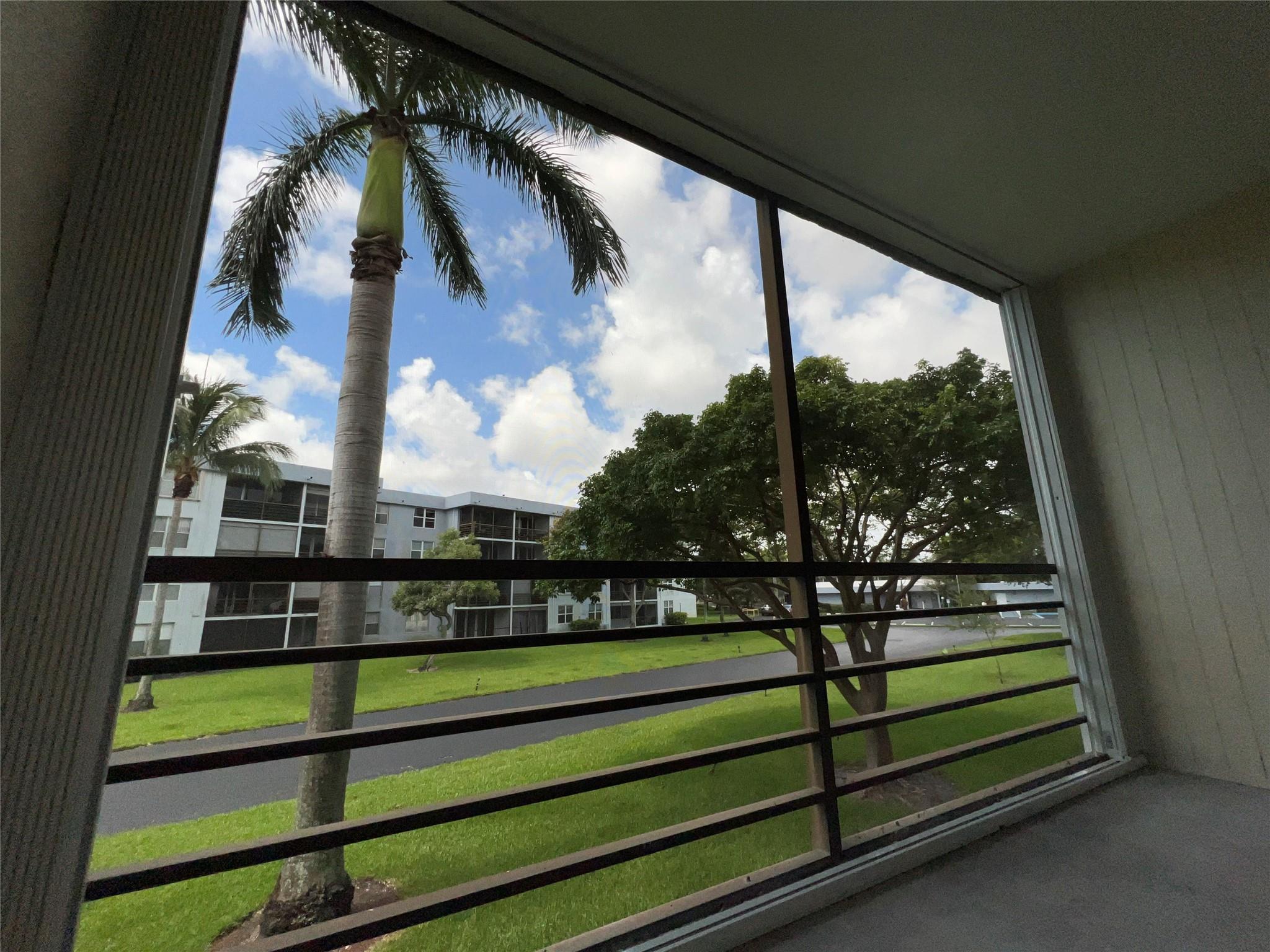 Homes for sale in Oakland Park, FL | 117 Royal Park Dr #2A, Oakland Park, FL 33309 | MLS# F10515564