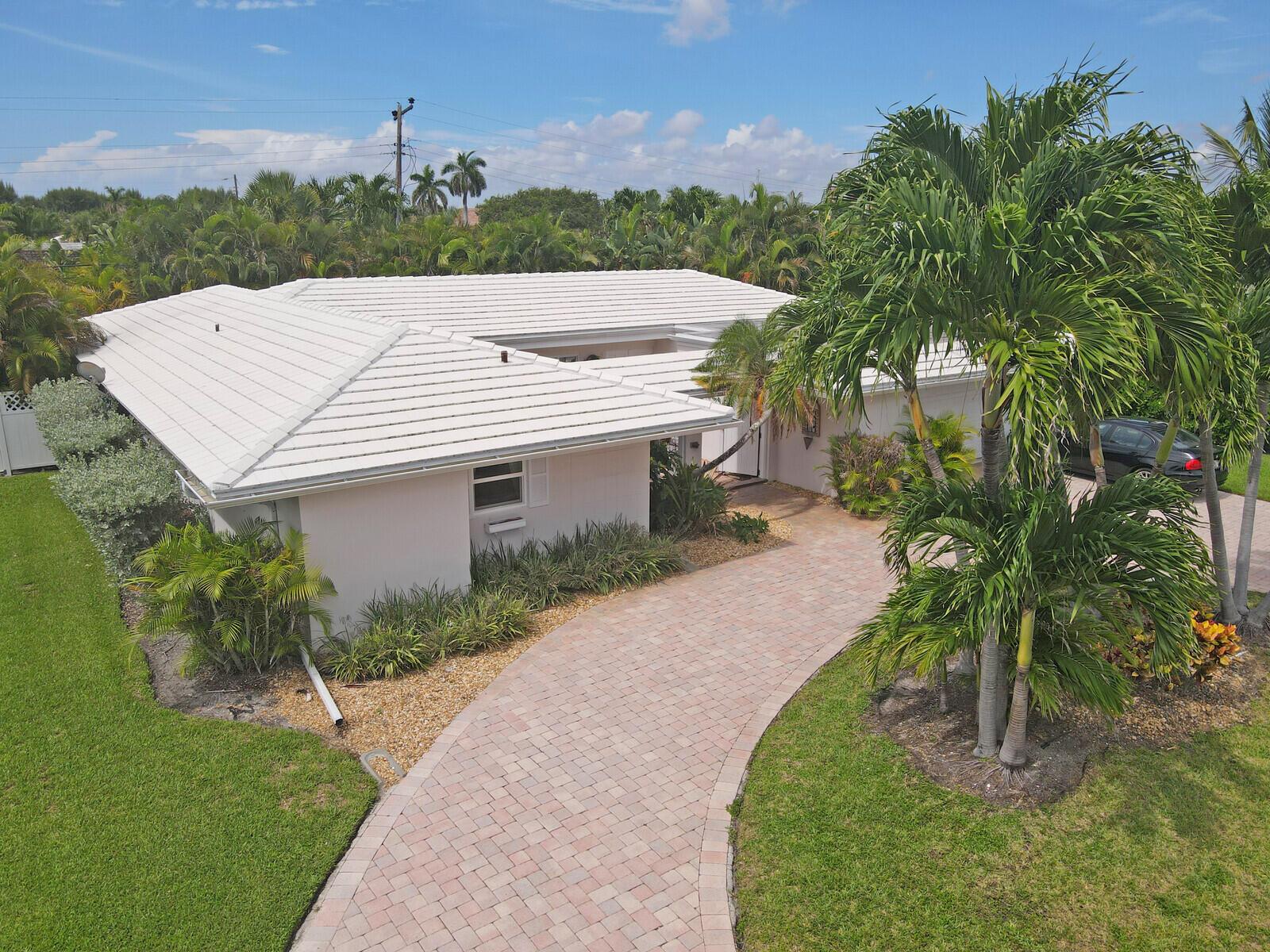 Homes for sale in Singer Island, FL | 1211 Bimini Lane, Singer Island, FL 33404 | MLS# R11108130