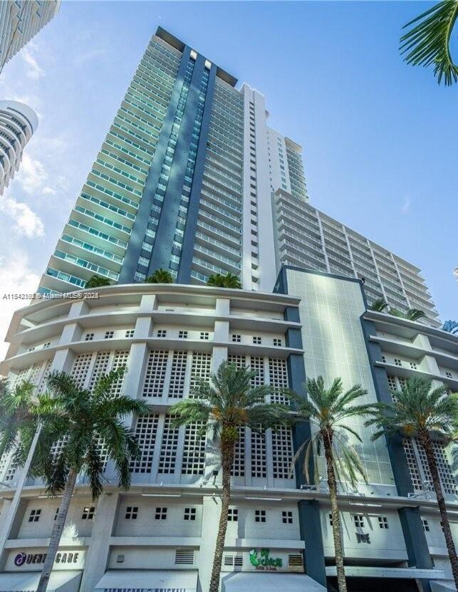 Condo for Sale in Miami, FL
