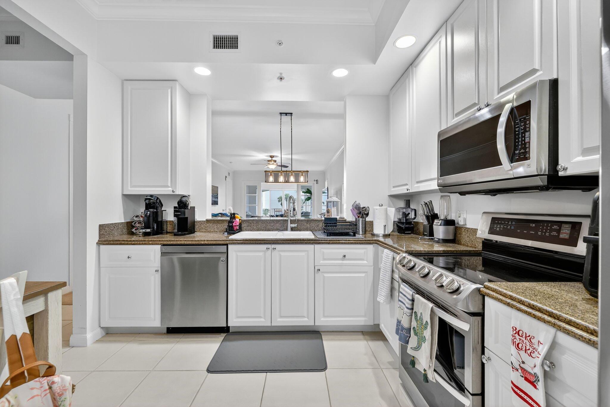 Homes for sale in Hutchinson Island, FL | 18 Harbour Isle Dr W #203, Hutchinson Island, FL 34949 | MLS# R11108306