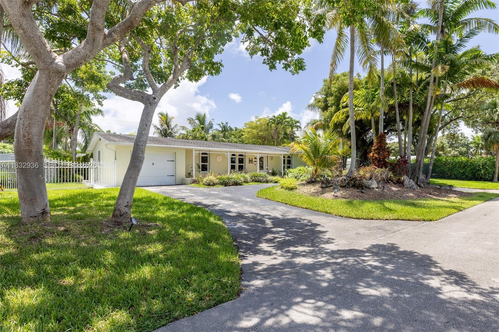 Tropico Estates