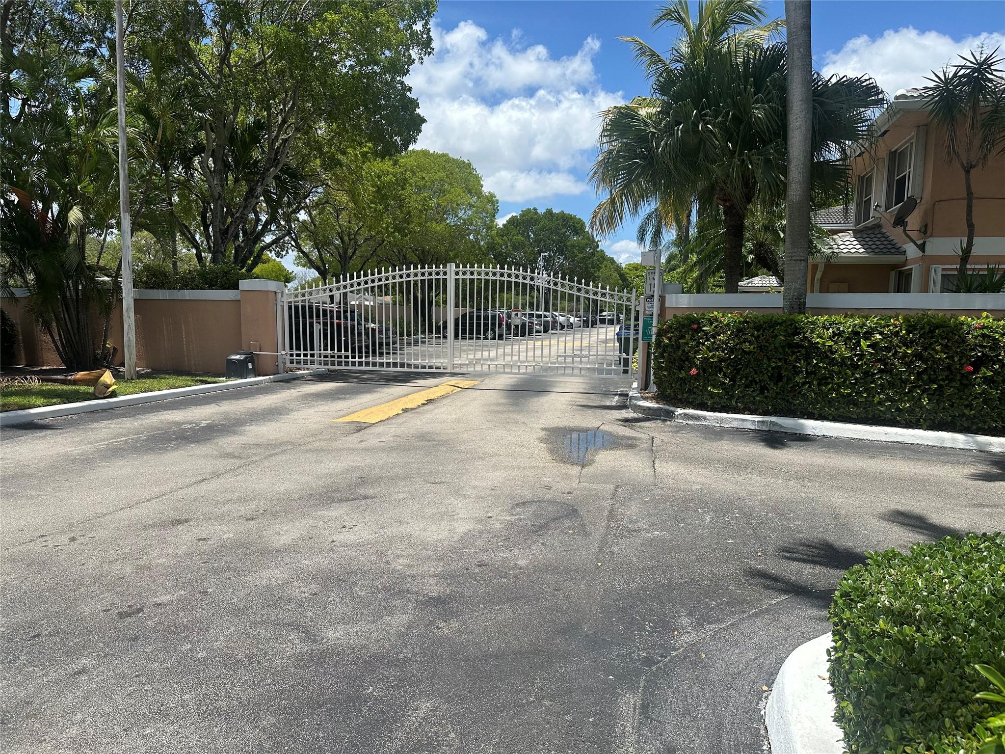 Homes for sale in Oakland Park, FL | 3263 Nw 44th St #6, Oakland Park, FL 33309 | MLS# F10515817