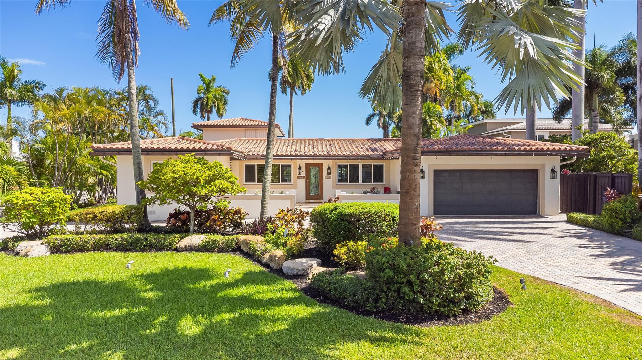 Homes for sale in Hollywood, FL | 1100 N Northlake Dr, Hollywood, FL 33019 | MLS# F10515857