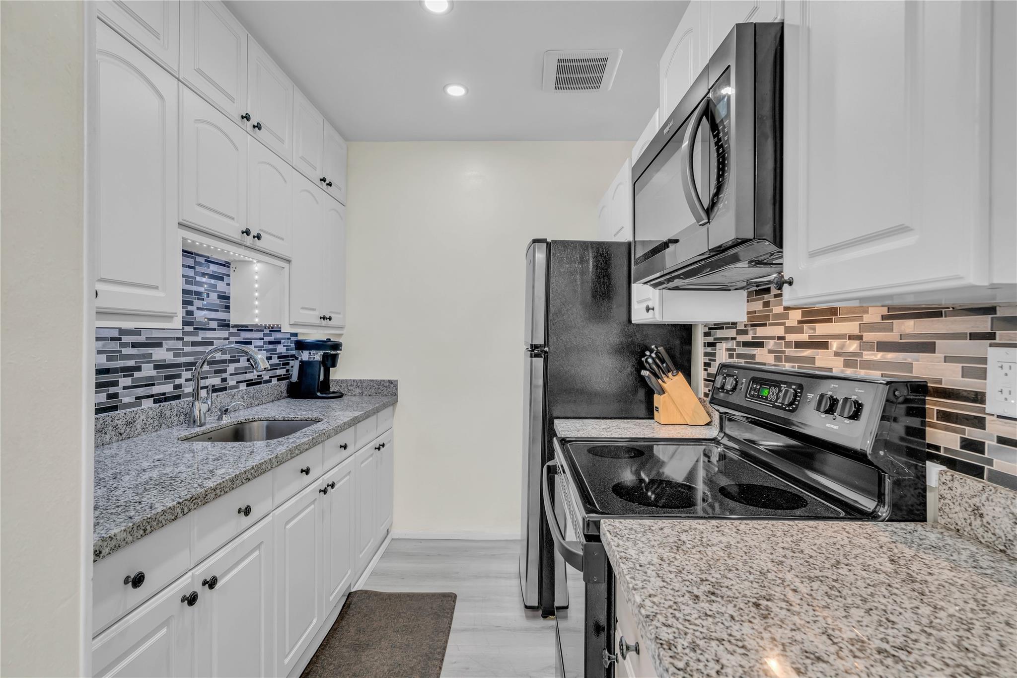 Homes for sale in Hallandale Beach, FL | 1050 Sw 11Th St #1L, Hallandale Beach, FL 33009 | MLS# F10515880