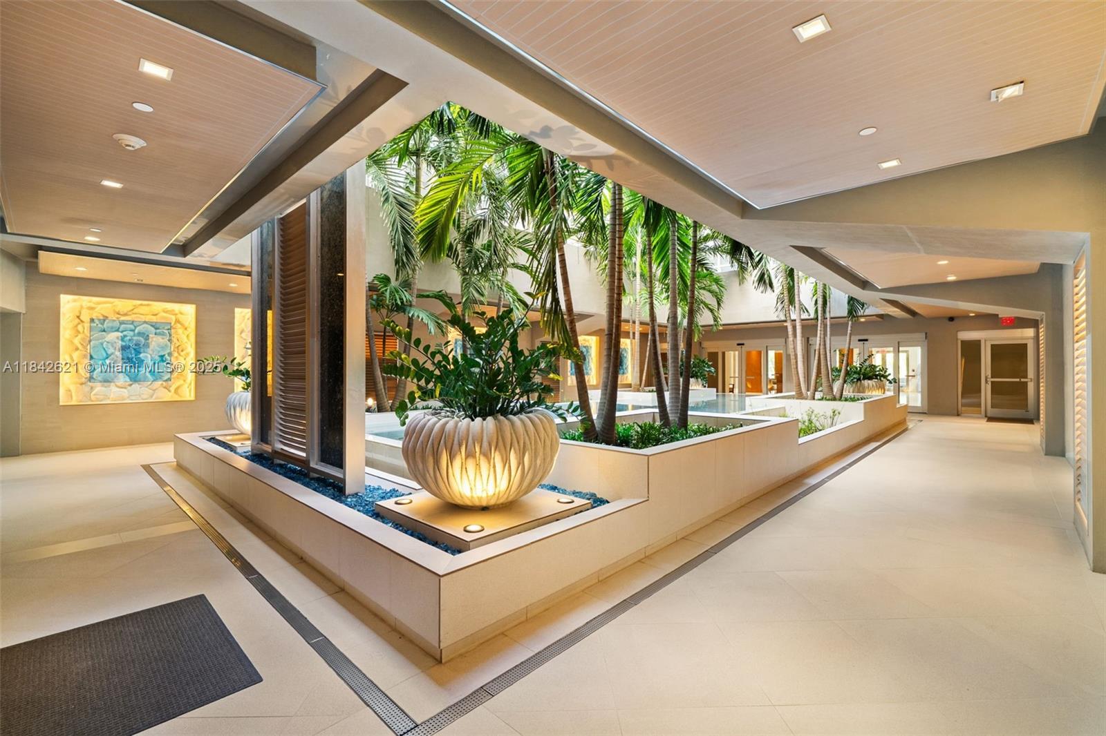 600 Grapetree Dr #9CN, Key Biscayne FL 33149