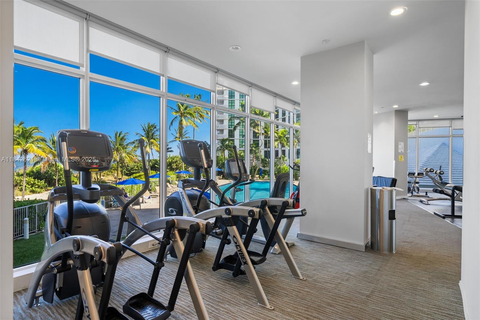 600 Grapetree Dr #9CN, Key Biscayne FL 33149
