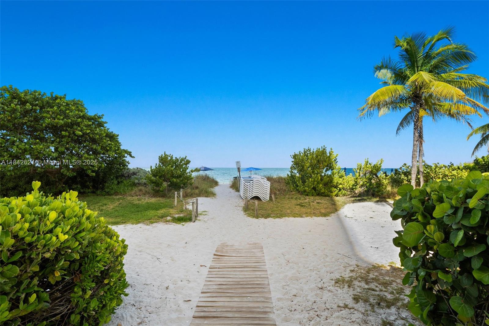 600 Grapetree Dr #9CN, Key Biscayne FL 33149