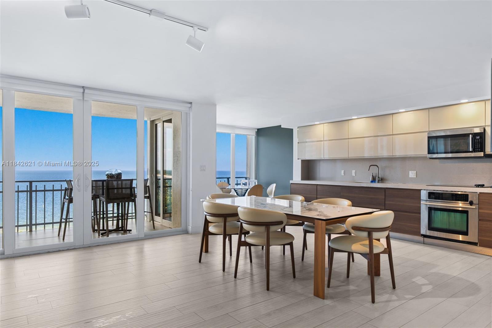 600 Grapetree Dr #9CN, Key Biscayne FL 33149