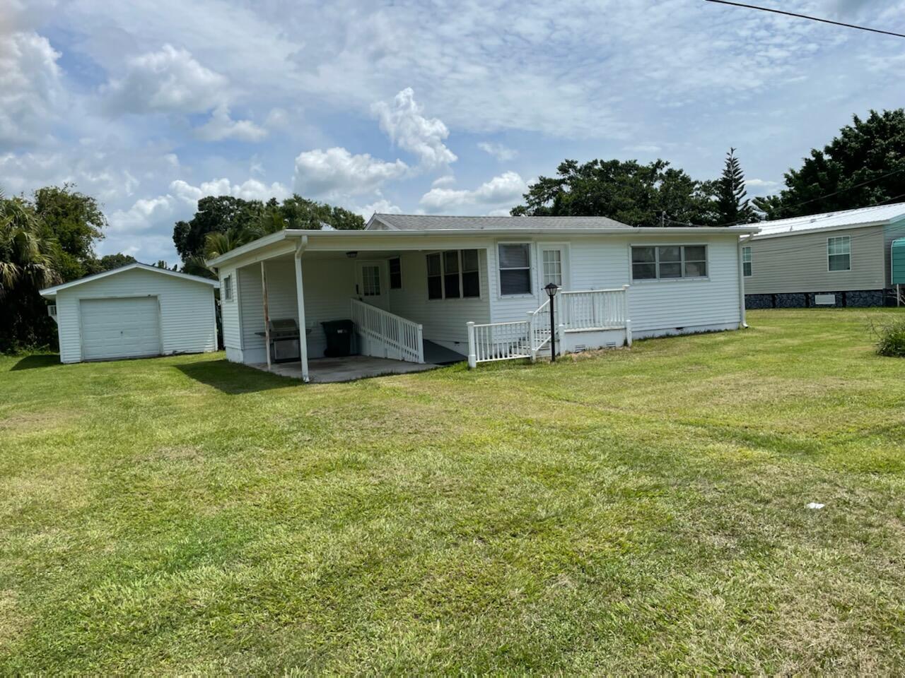 Homes for sale in Okeechobee, FL | 3105 Se 34th Court Court, Okeechobee, FL 34974 | MLS# R11108552