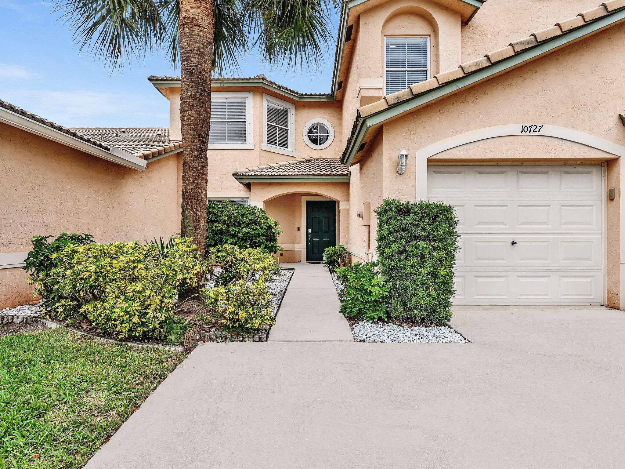 Homes for sale in Wellington, FL | 10727 Lake Shore Dr, Wellington, FL 33414 | MLS# R11108758