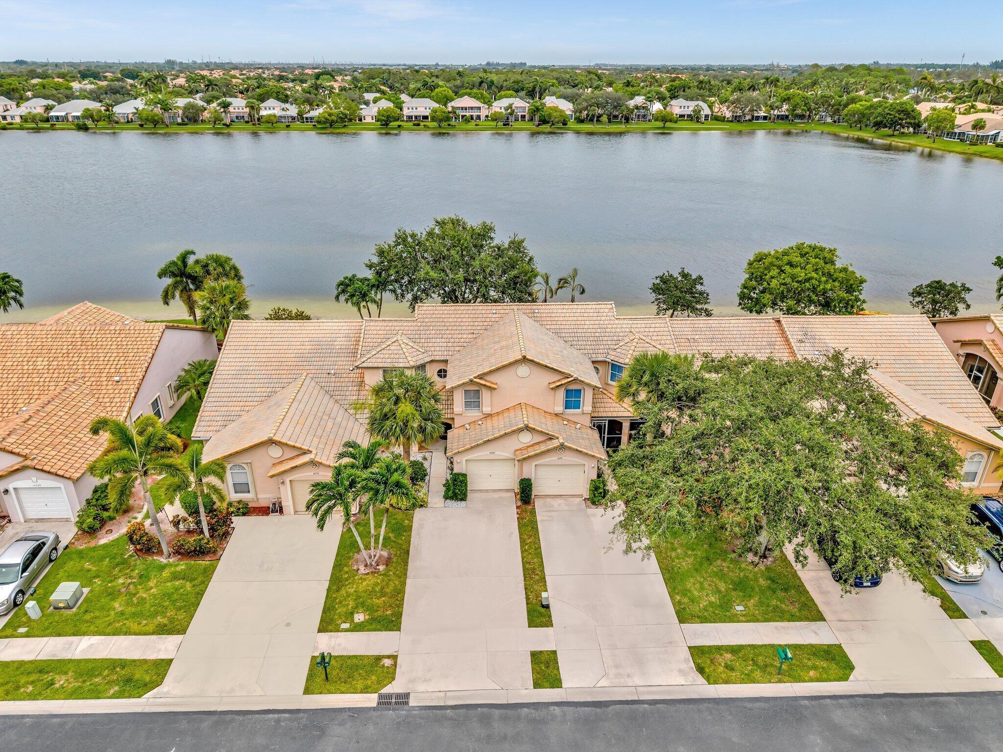 Homes for sale in Wellington, FL | 10727 Lake Shore Dr, Wellington, FL 33414 | MLS# R11108758