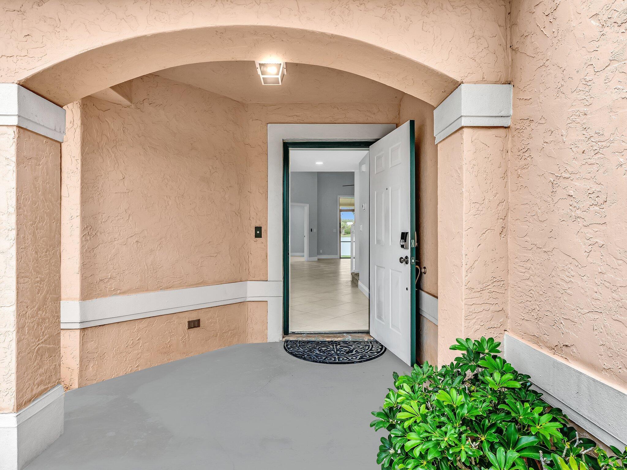 Homes for sale in Wellington, FL | 10727 Lake Shore Dr, Wellington, FL 33414 | MLS# R11108758