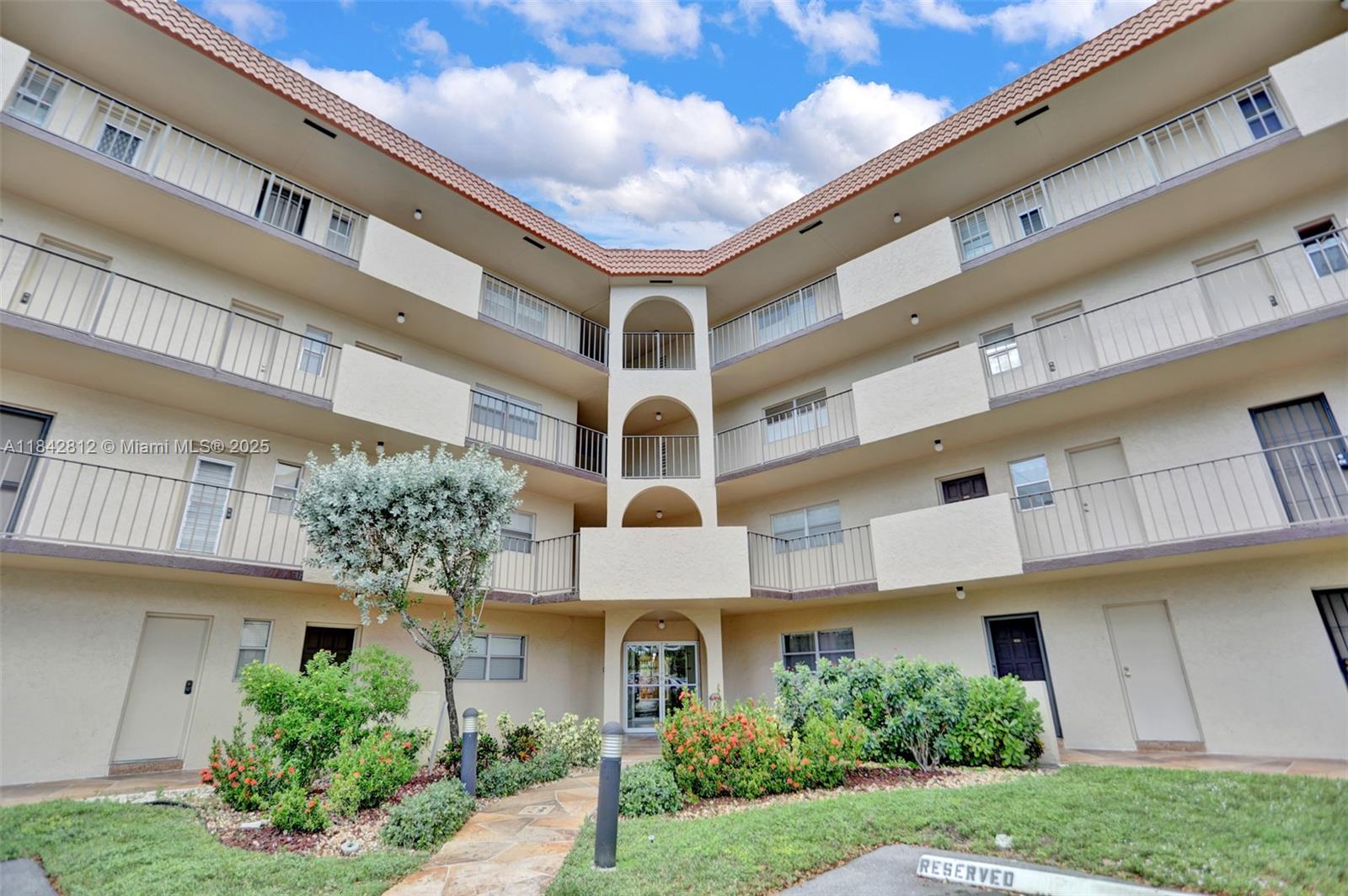 6361-n-falls-cir-dr-209-lauderhill-fl-33319/hzid_b5db9c1a