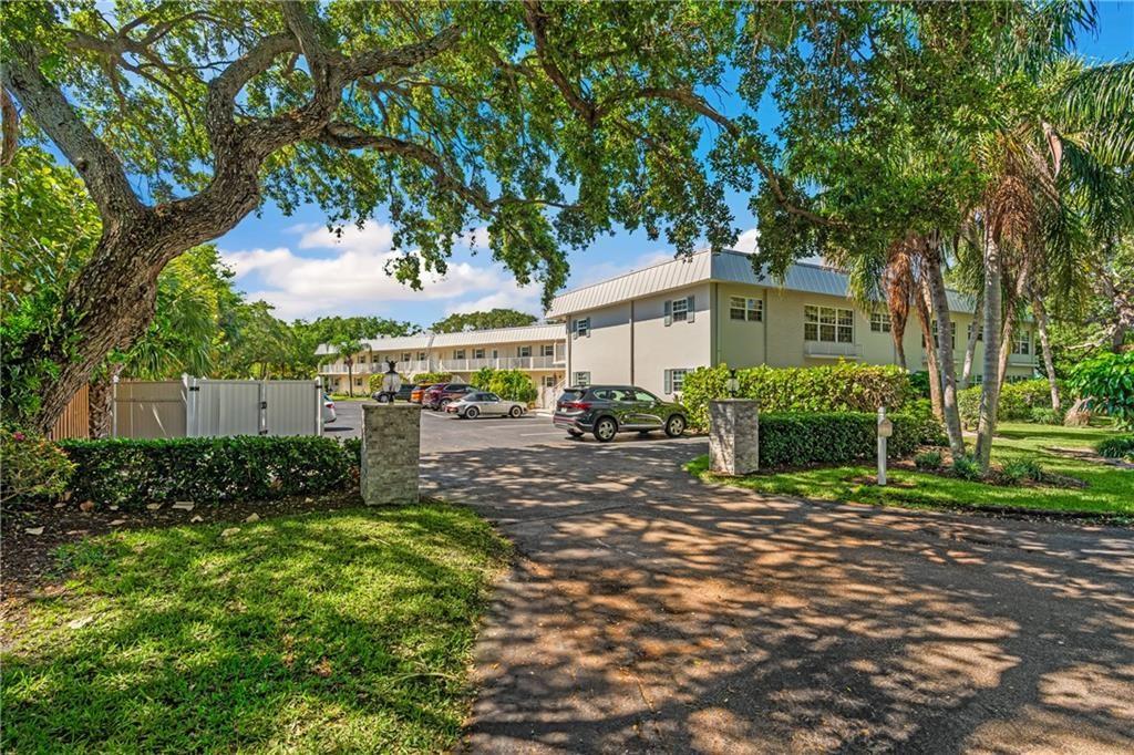 Homes for sale in Vero Beach, FL | 900 Jasmine Lane #203, Vero Beach, FL 32963 | MLS# F10514225