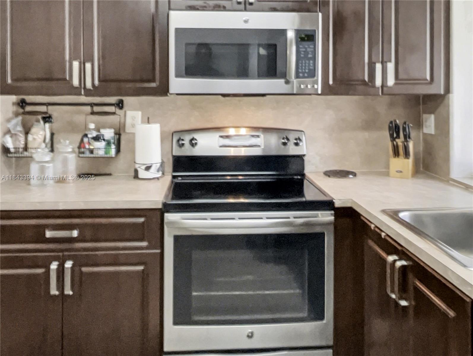 Lime Bay Condominium 7