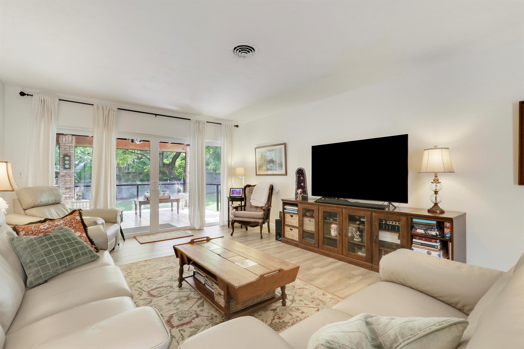 Homes for sale in Miami, FL | 10421 Sw 107Th Street, Miami, FL 33176 | MLS# R11108965