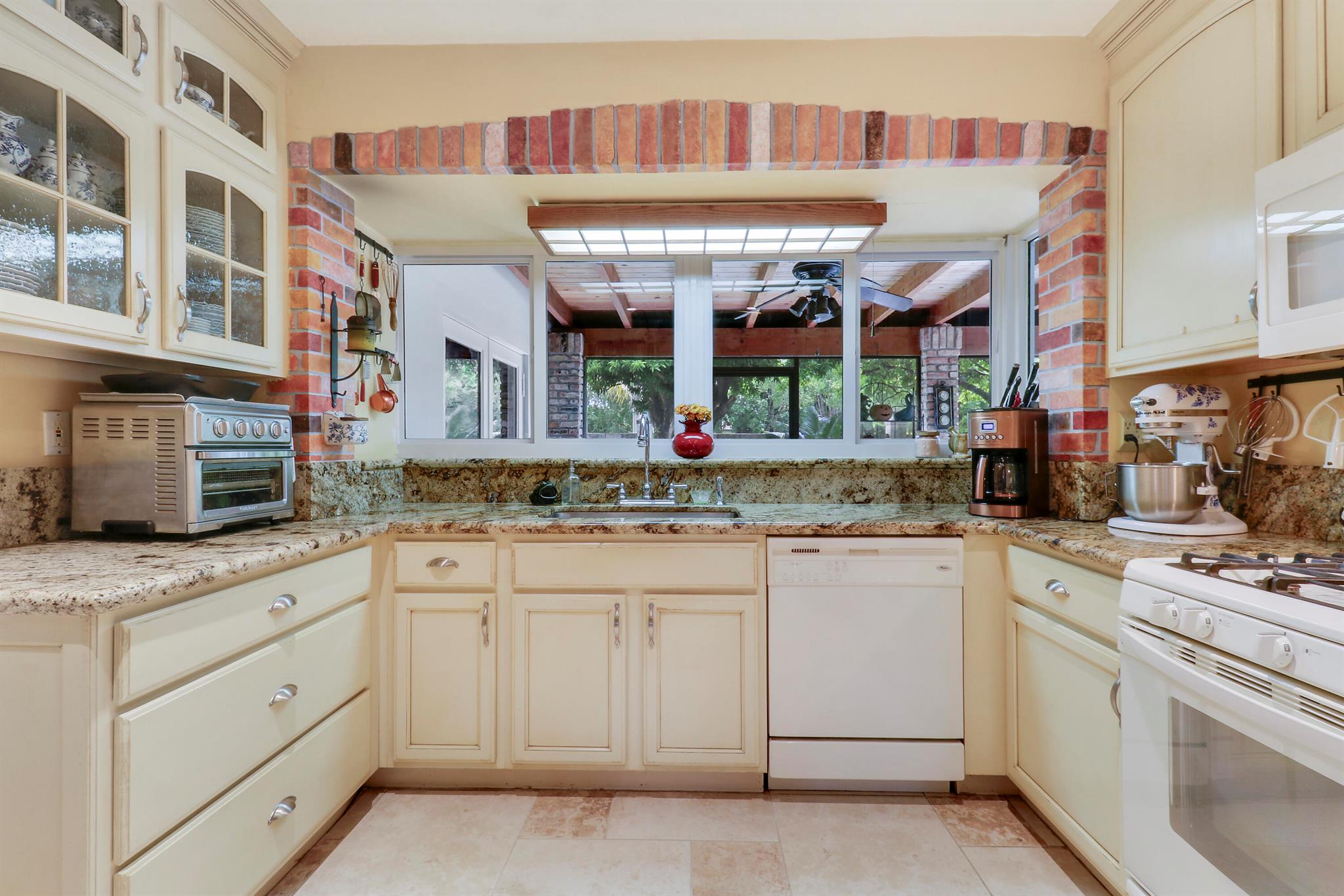 Homes for sale in Miami, FL | 10421 Sw 107Th Street, Miami, FL 33176 | MLS# R11108965