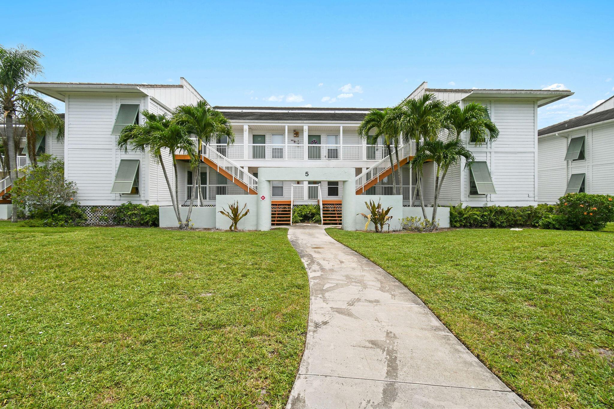 Homes for sale in Palm Beach Gardens, FL | 271 Cypress Point Dr #271, Palm Beach Gardens, FL 33418 | MLS# R11108998