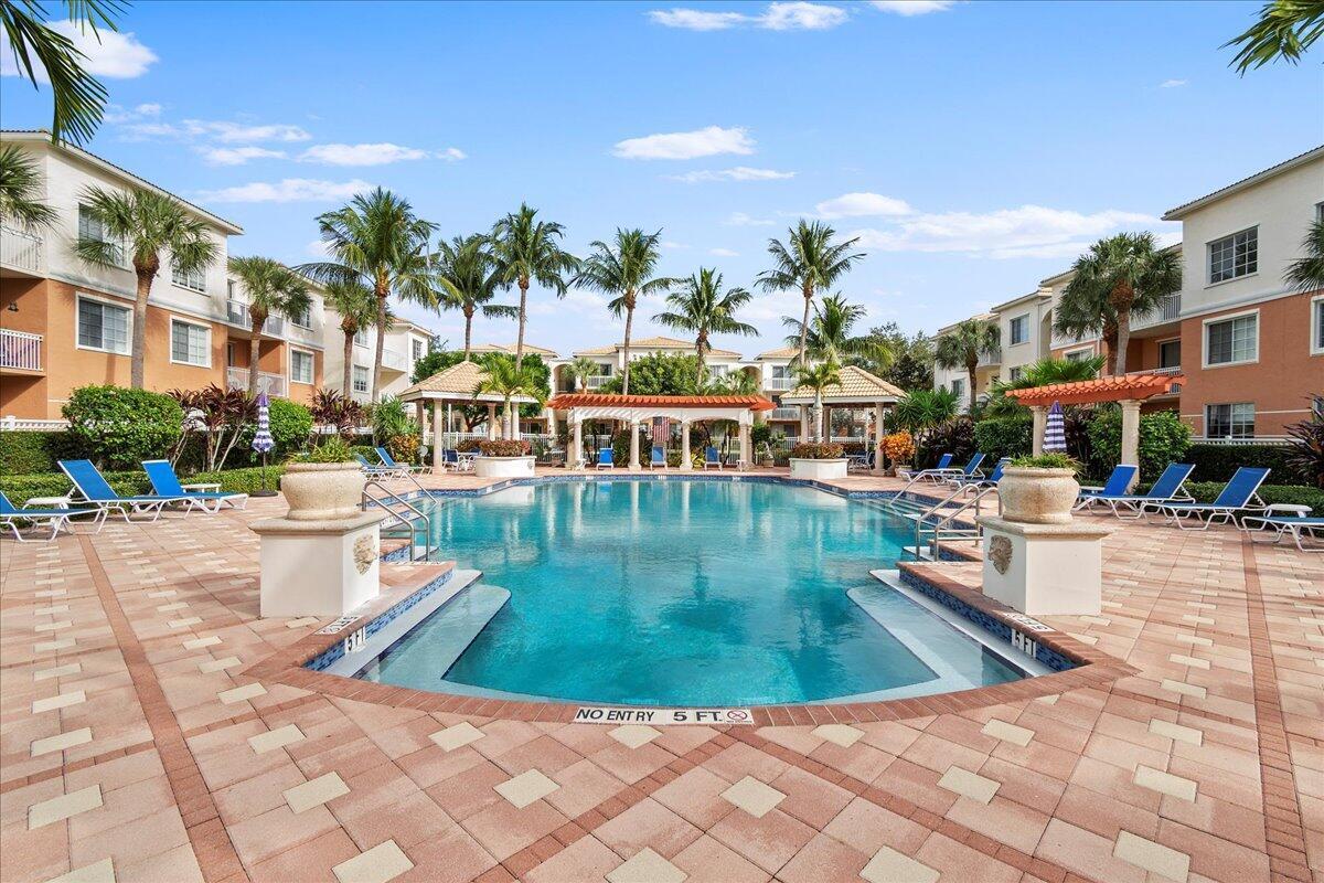 Fiore At The Gardens Cond