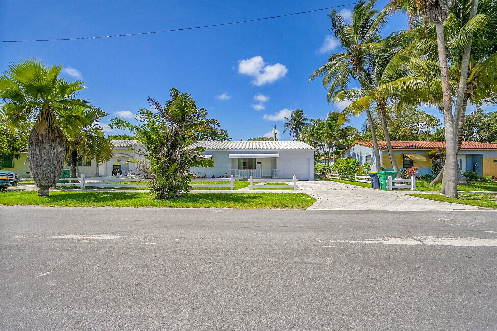 Homes for sale in Dania Beach, FL | 309 Sw 13th Street, Dania Beach, FL 33004 | MLS# R11109039