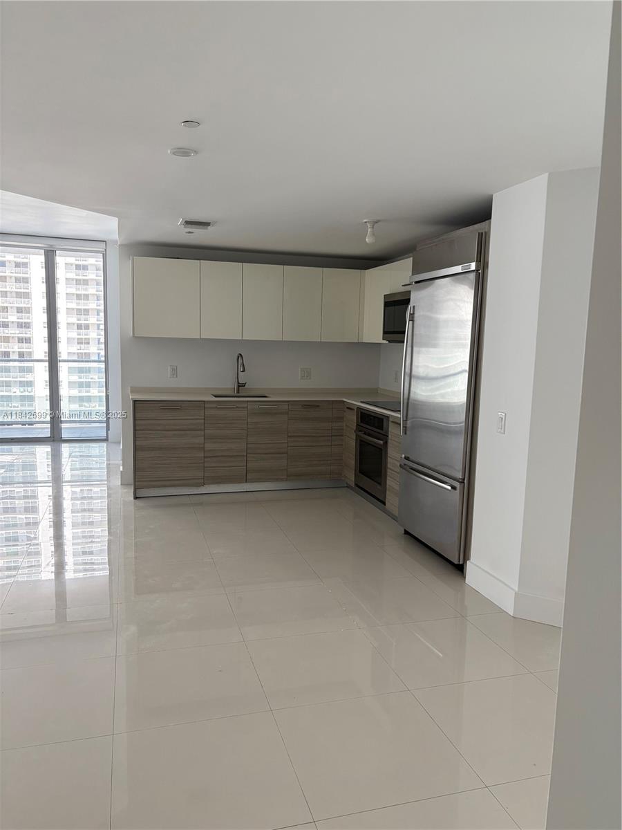 Condo for Rent in Miami, FL