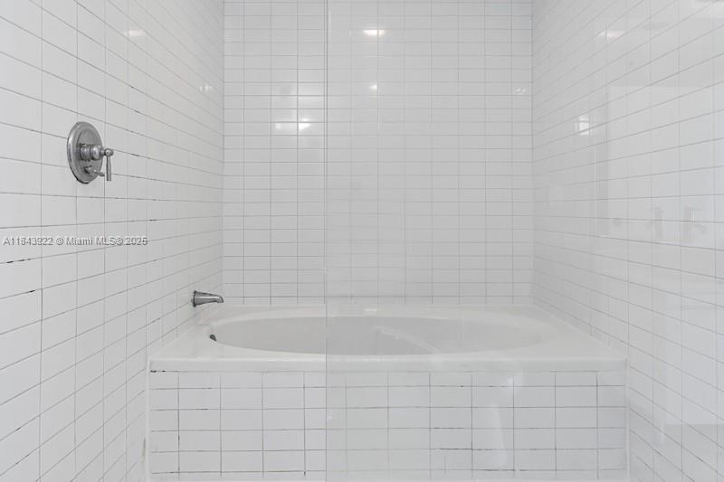 888 Biscayne Blvd #3605, Miami FL 33132