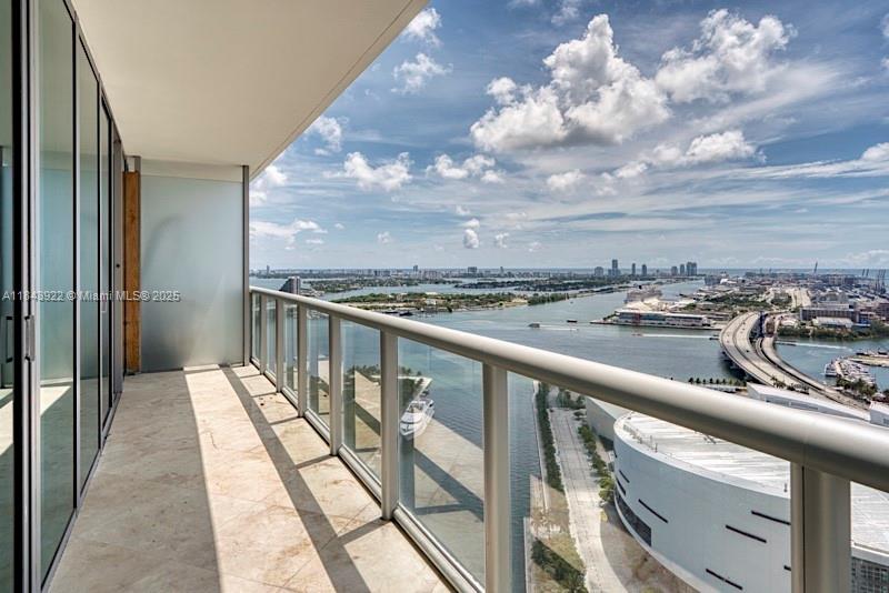 888 Biscayne Blvd #3605, Miami FL 33132