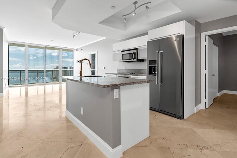 888 Biscayne Blvd #3605, Miami FL 33132