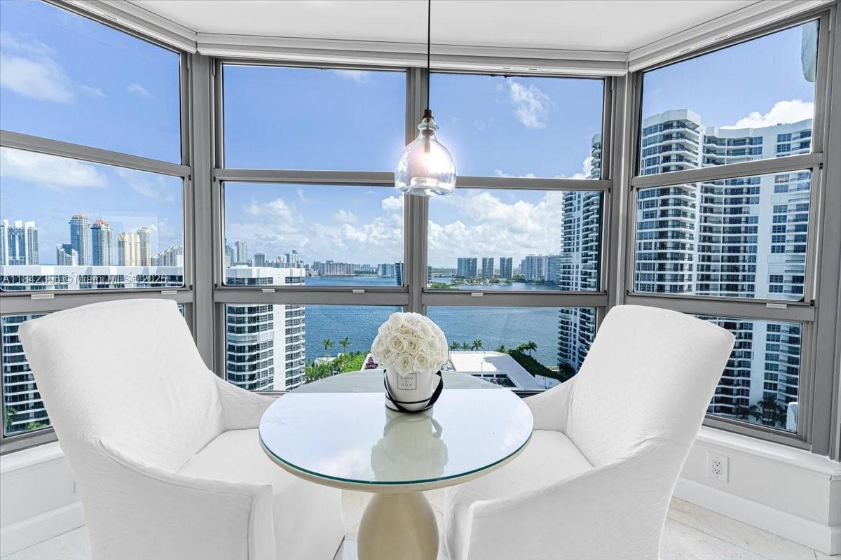 Mystic Pointe Tower 400 C