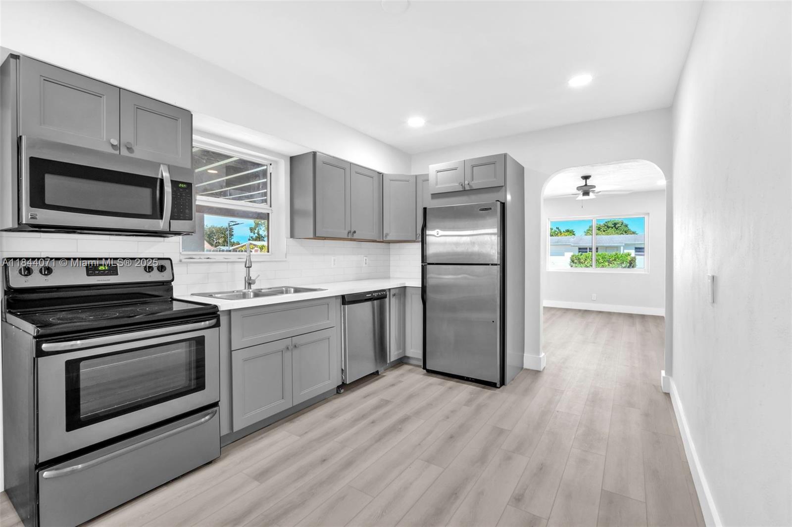 Homes for sale in Hollywood, FL | 208 N 56th Ave, Hollywood, FL 33021 | MLS# A11844071