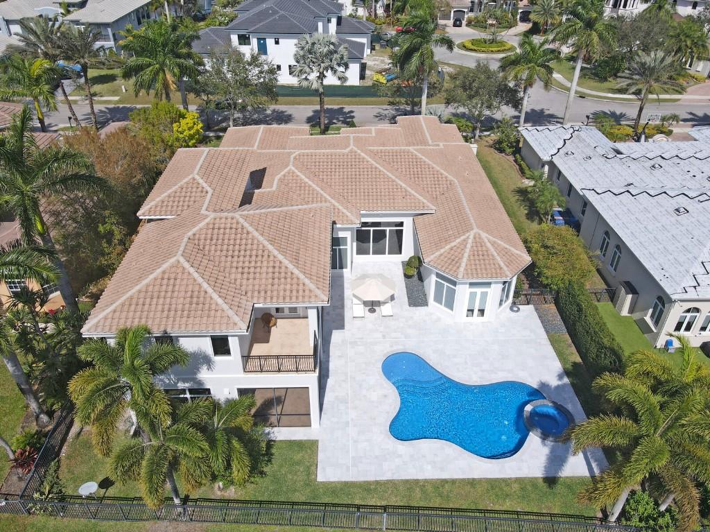 Heron Bay East 169-105 B